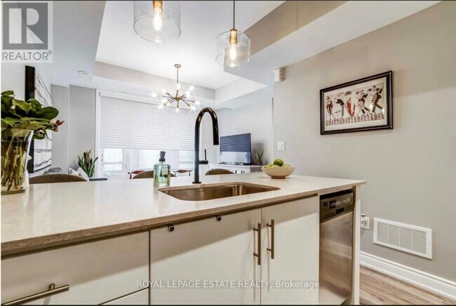 Photo du bâtiment - 28 Fieldway Rd