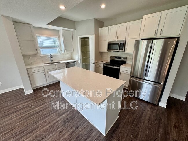 Foto del edificio - 8419 Valley Spring Dr