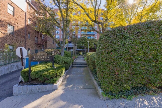 Foto del edificio - 14 Westview Ave