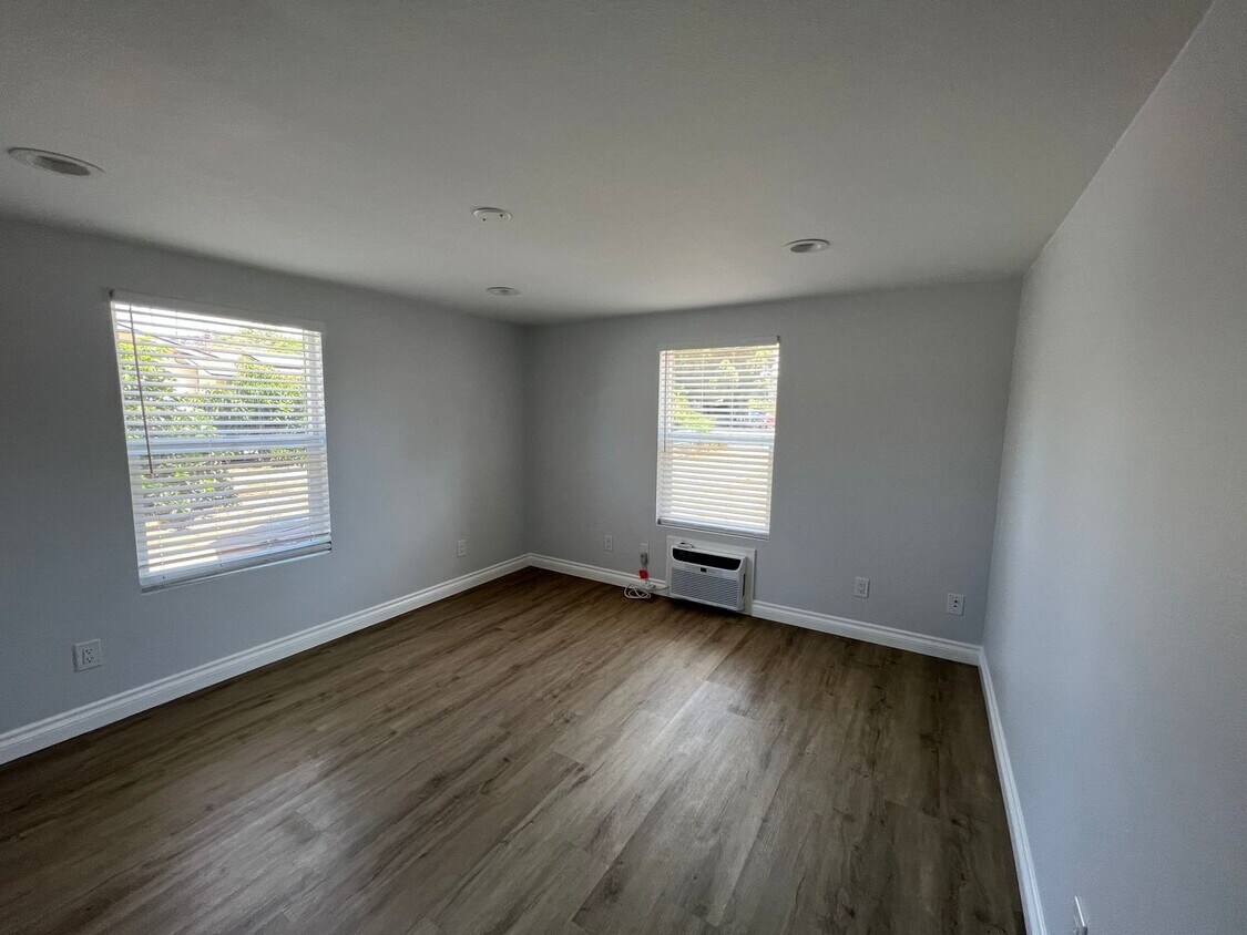Primary Photo - Recently remodeled little house in Camarillo