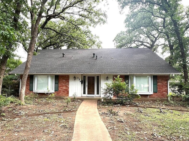 Primary Photo - 124 Mill Creek Drive