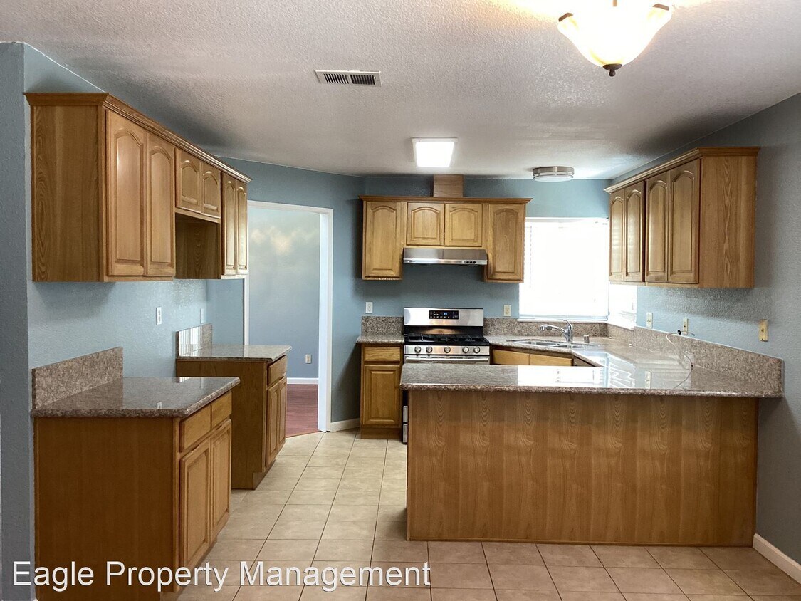 Foto principal - 4 br, 3 bath House - 5943 Laguna Ranch Cir