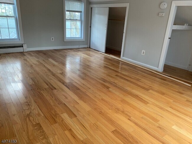 Building Photo - 53 Woodport Rd