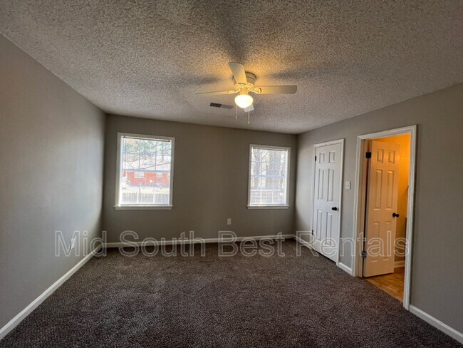 Foto del edificio - 3442 Dungreen St