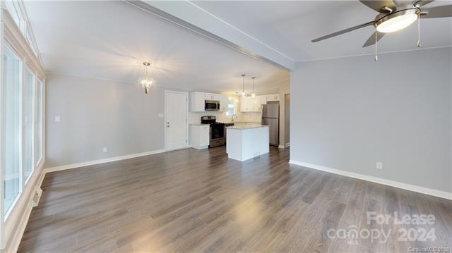 Foto del edificio - 4115 Foxford Pl