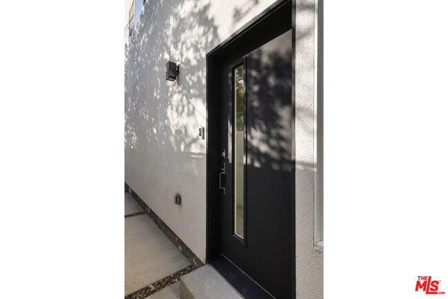 Building Photo - 3210 Verdugo Rd