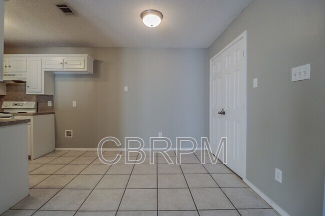 Foto del edificio - 2415 87th St