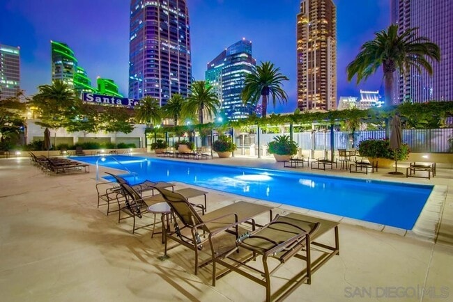 Foto del edificio - 1205 Pacific Hwy