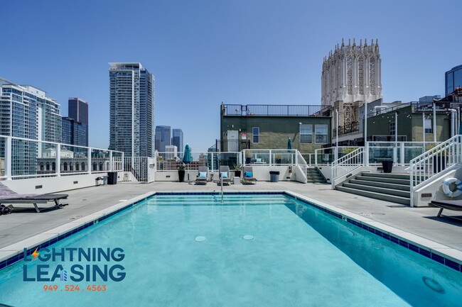 Foto del edificio - 939 S Broadway-1008