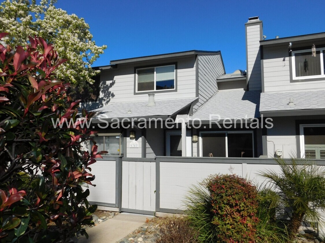 Primary Photo - Spacious Citrus Heights 2bd/2.5ba Condo wi...
