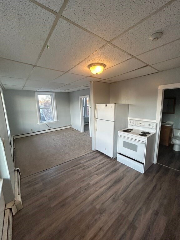 315317 Pleasant St Unit 7, Gardner, MA 01440 Room for Rent in Gardner, MA