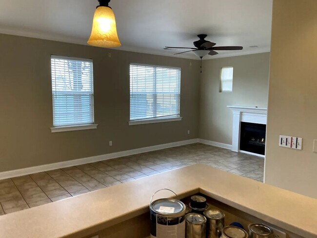 Foto del edificio - Charming 3 Bed / 3 Bath Craftsman Home in ...