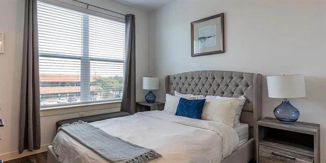 Building Photo - 1000 Fort Worth Ave