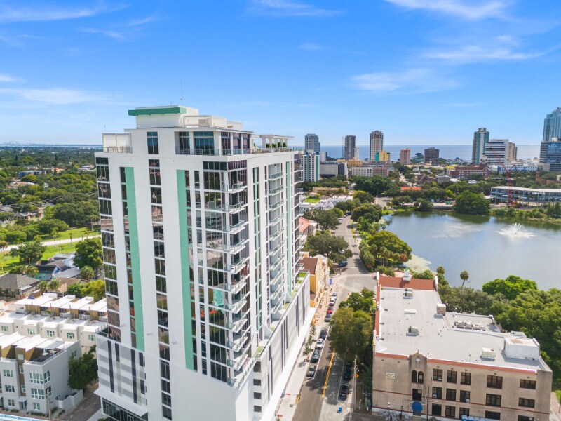 Foto principal - 777 3rd Ave N