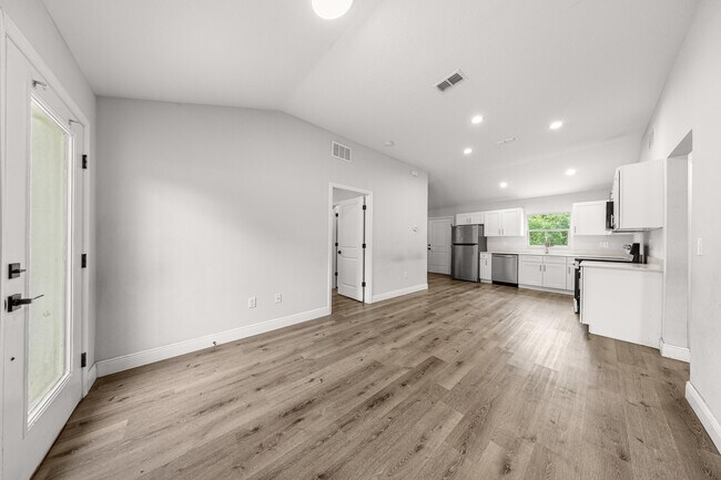 Foto del edificio - 5872 NW 2nd Pl