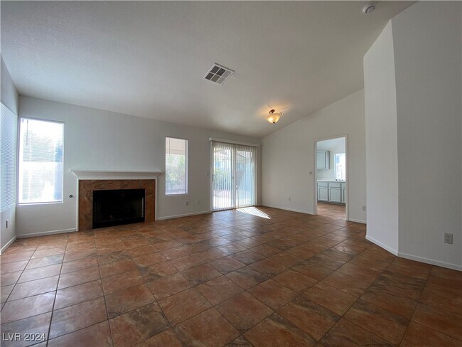 Building Photo - 7118 Honeysuckle Ct