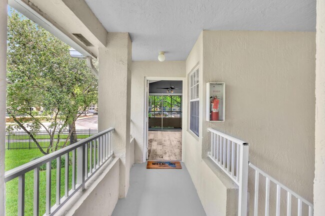 Foto del edificio - 2890 N Oakland Forest Dr