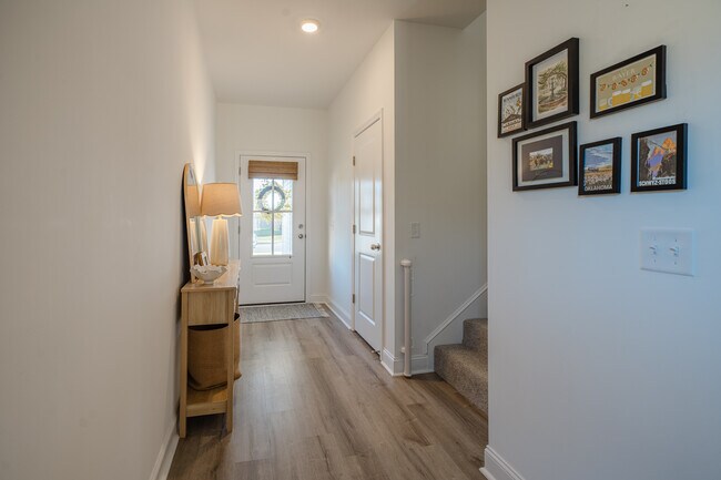 Foto del edificio - 63 Buckingham Dr