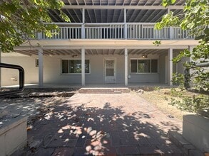 Building Photo - 517 Quarry St