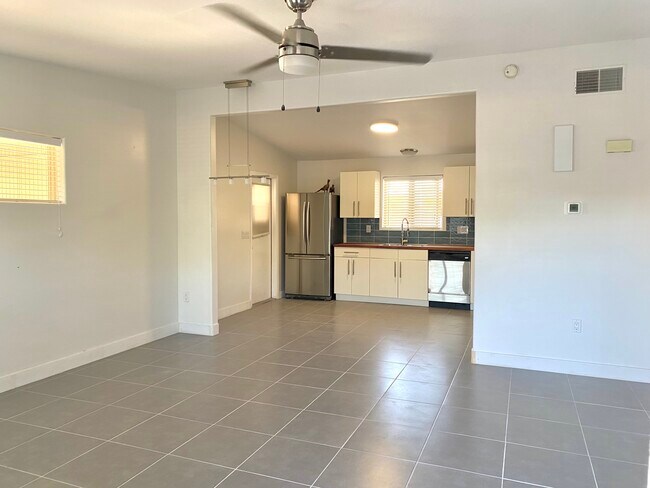 Foto del edificio - 1219 E Colter St