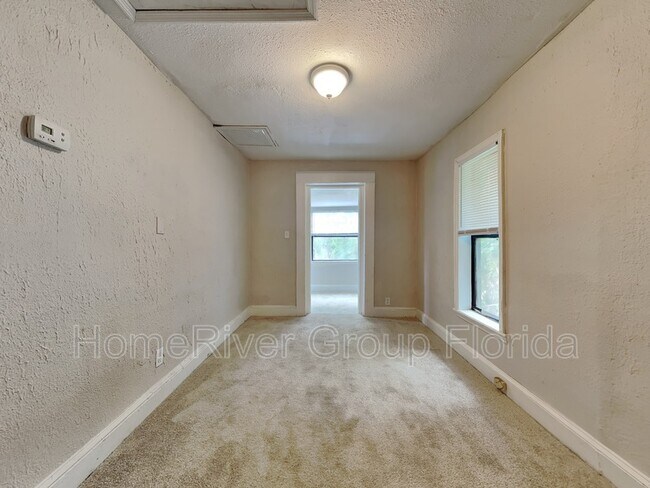 Foto del edificio - 2027 W 12th St