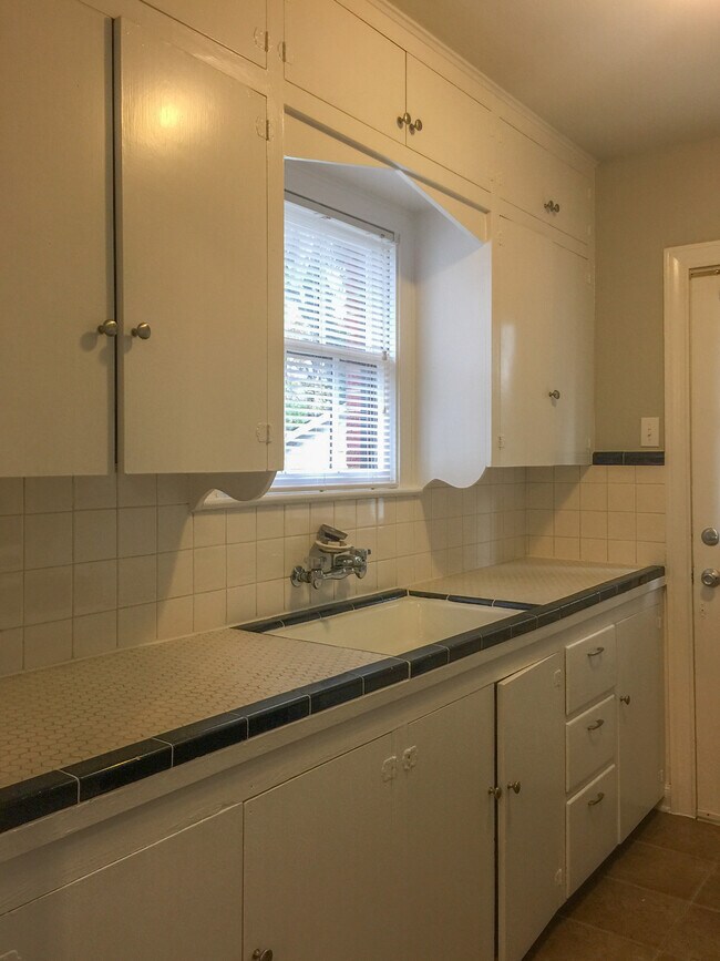 Foto del edificio - 1912 S Donnybrook Ave