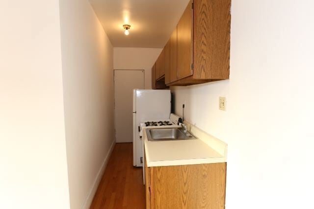 Foto del edificio - 962 W Cornelia Ave