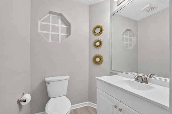 Building Photo - 5314 Sapphire Vly