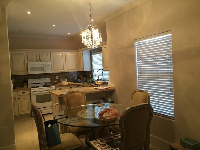 Foto del edificio - 3840 Juno Beach St
