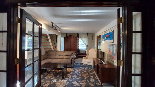 Foto del edificio - 334 E Mulberry St