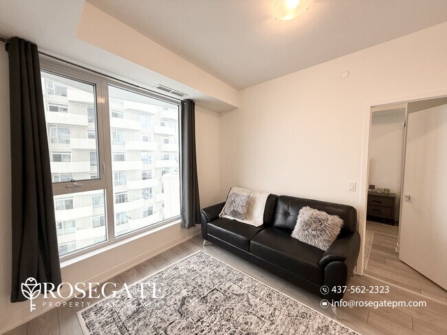 Photo du bâtiment - 1-Bedroom + Den Condo with Free Internet & Balcony in Vaughan