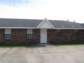 Building Photo - 505 SE A St