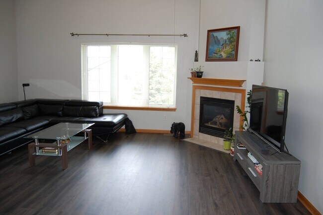 Foto del edificio - 2120 Timber Ln