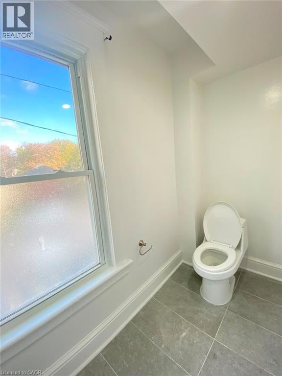 Photo du bâtiment - B-12 LOWELL Street N