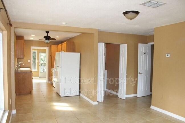 Building Photo - 6538 Lincoln Rd