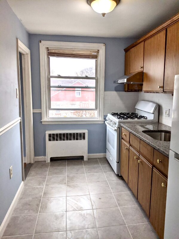 Primary Photo - 601 Glenview St