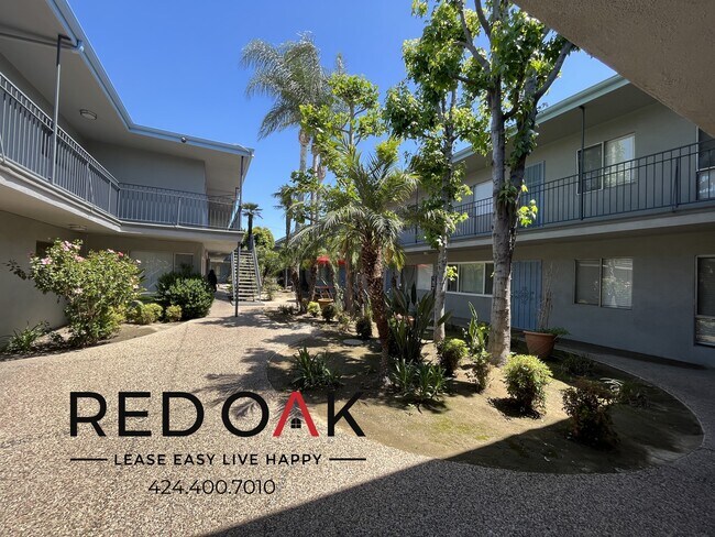 Foto del edificio - 12520 Lakewood Blvd