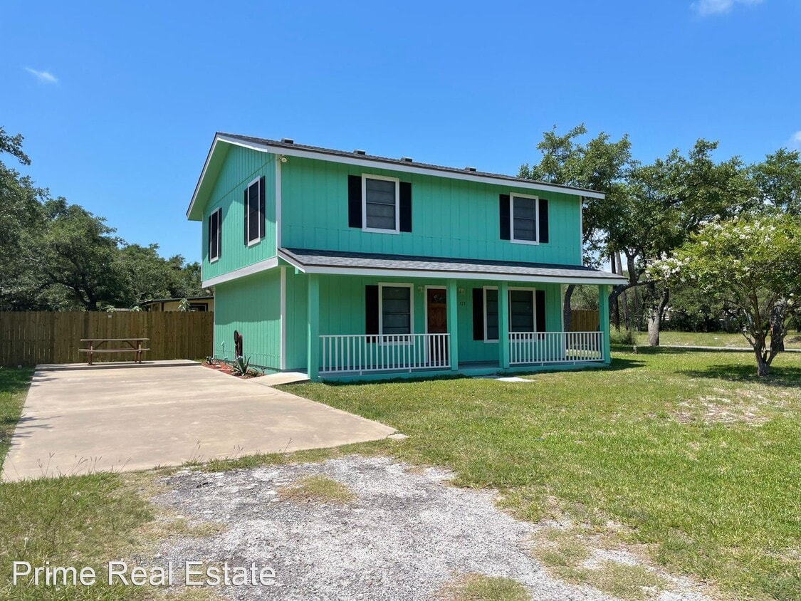 3 br, 1.5 bath House 121 W. Linden St House Rental in Rockport, TX