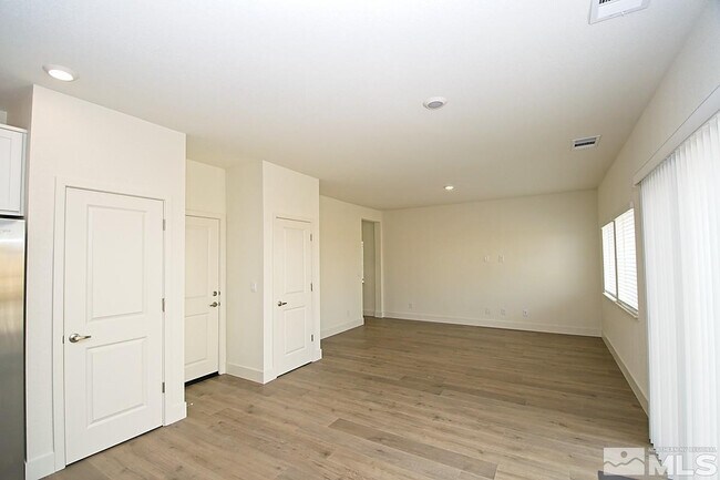Building Photo - 7885 Taconite Dr
