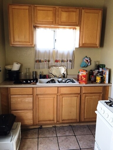 Cocina - 617 Lime Ave