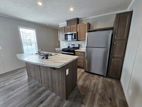 Building Photo - 35 Hummingbird Dr