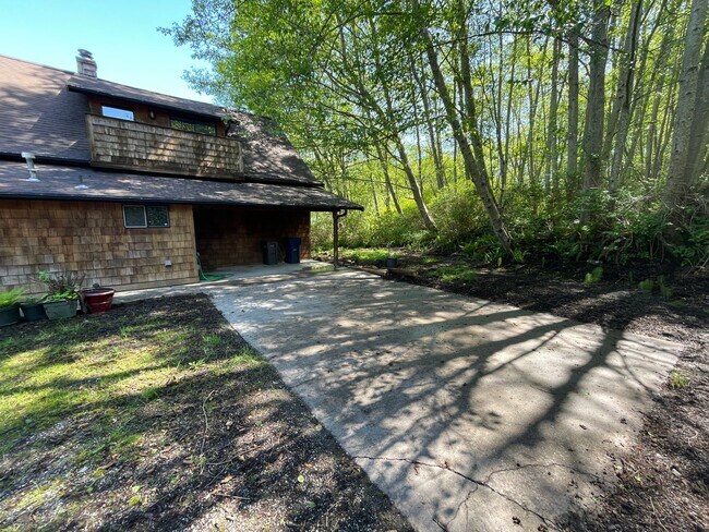 Foto del edificio - 7442 Old Brook Lane