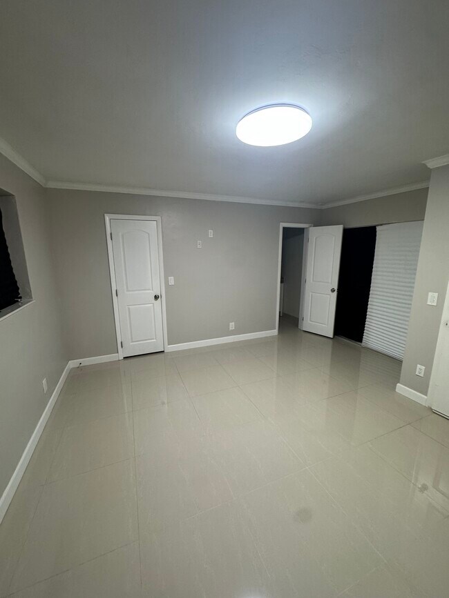 Master bedroom - 4308 Harrison St