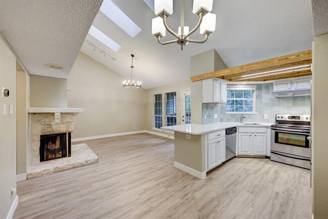 Foto del edificio - 3809 Spicewood Springs Rd