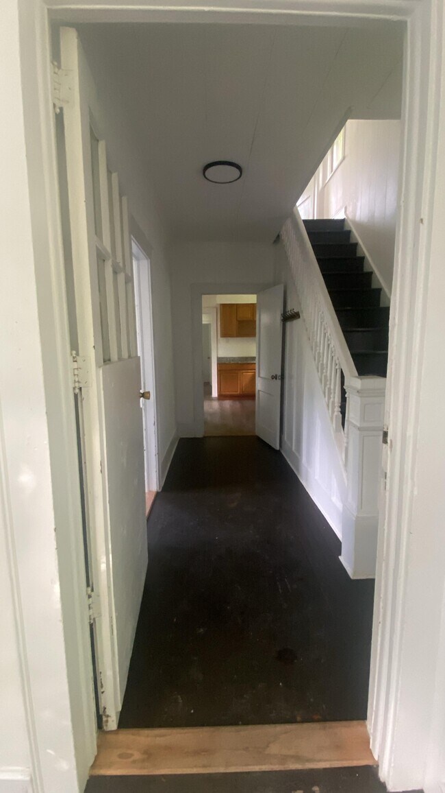 Foto del edificio - 146 Pleasant St Ext