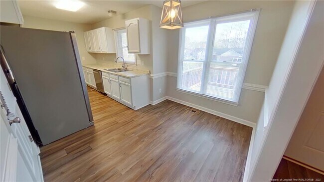 Foto del edificio - 5098 Summer Ridge Rd