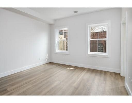 Foto del edificio - 320 Shawmut Ave