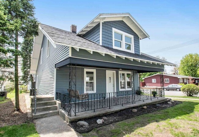 Acera - 727 W Grove St