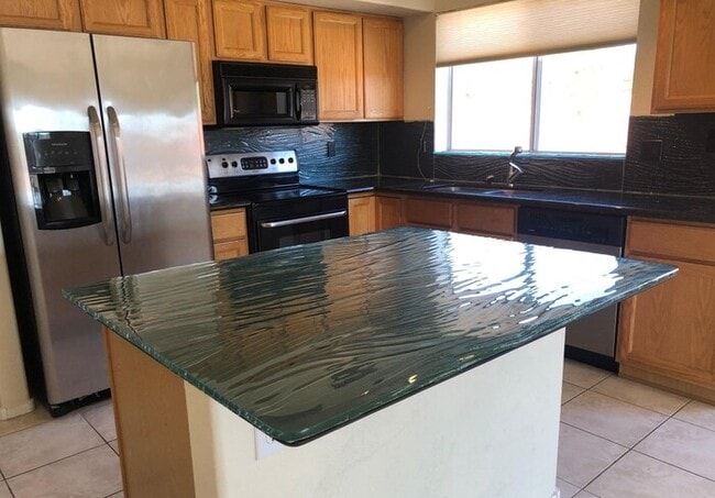 Building Photo - HUGE LOT IN POPULAR GATED COMMUNITY!