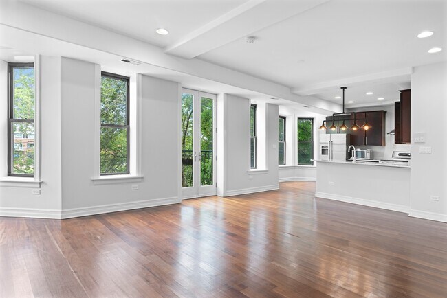 Foto del edificio - 323 W Webster Ave